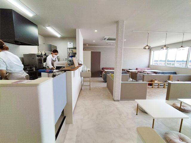 CAFE YURUBI(カフェユルビ)さん店舗内写真
