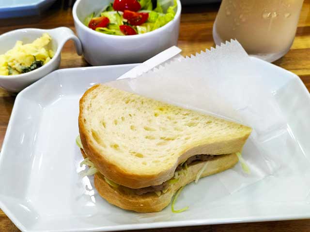 サンドイッチ + カフェ Tsuka-chan豚の生姜焼き