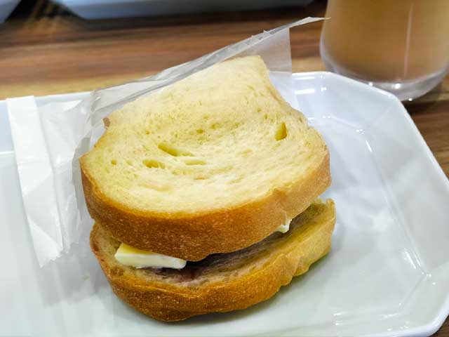サンドイッチ + カフェ Tsuka-chanさん　あんバター